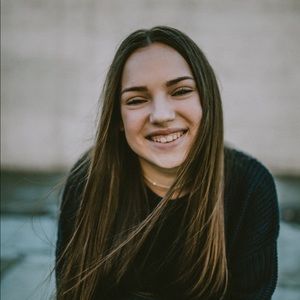 Meet your Posher, Lauren